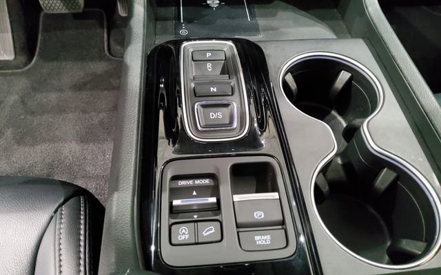 Used 2025 Honda Pilot Touring image 29