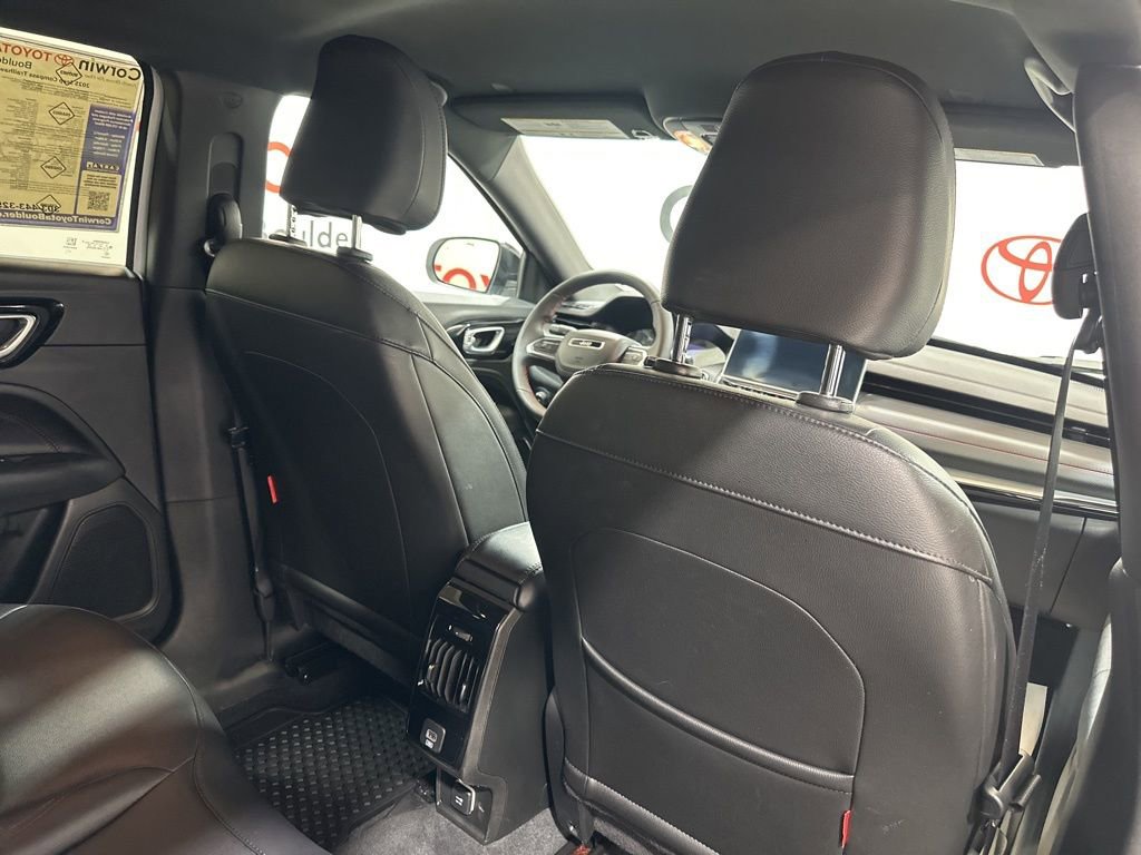 Used 2025 Jeep Compass Trailhawk image 16