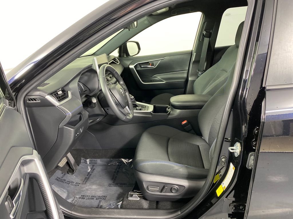 Certified 2023 Toyota RAV4 SE image 7