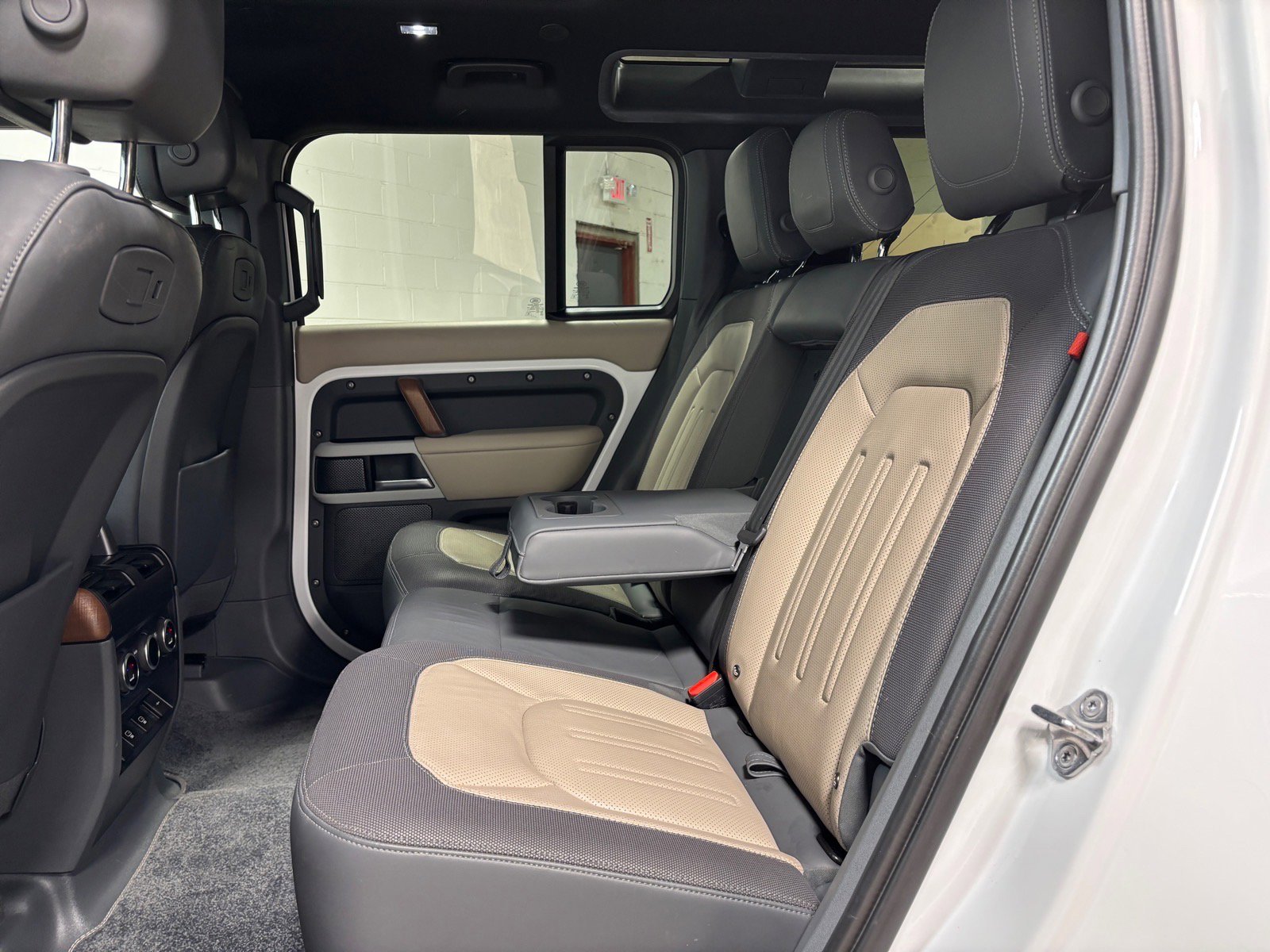 Used 2022 Land Rover Defender 110 X-Dynamic HSE AWD/4WD image 27