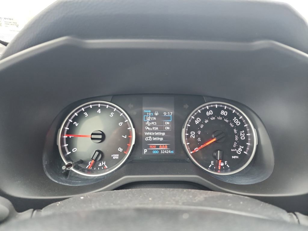 Used 2021 Toyota RAV4 LE image 18