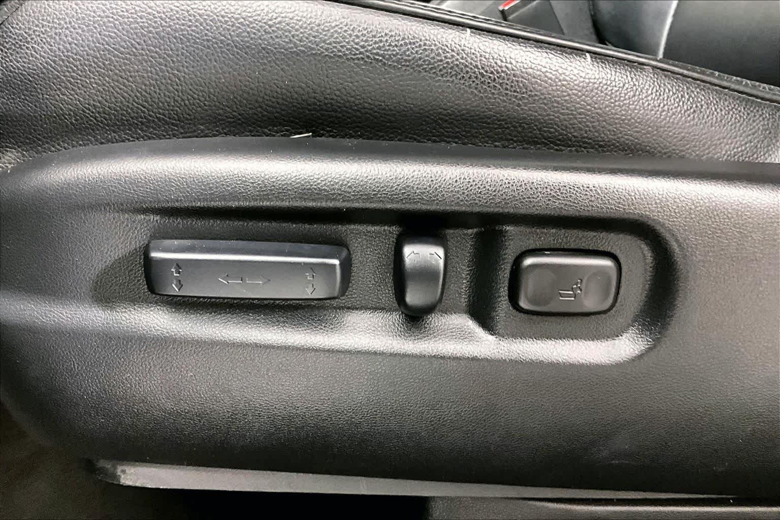 Used 2015 Honda Pilot Touring image 30