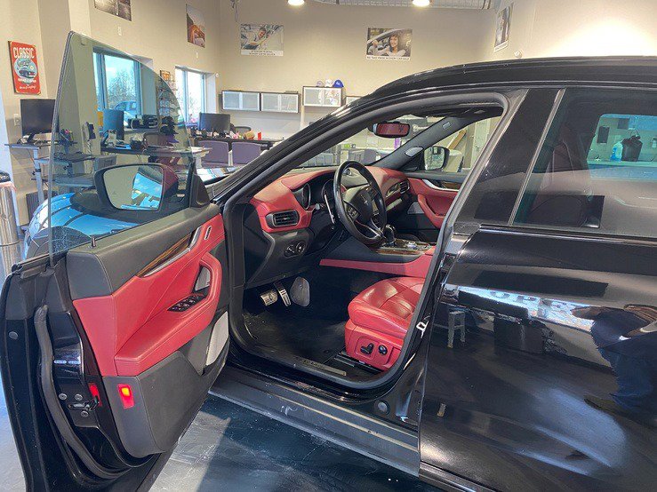 Used 2018 Maserati Levante GranSport image 12