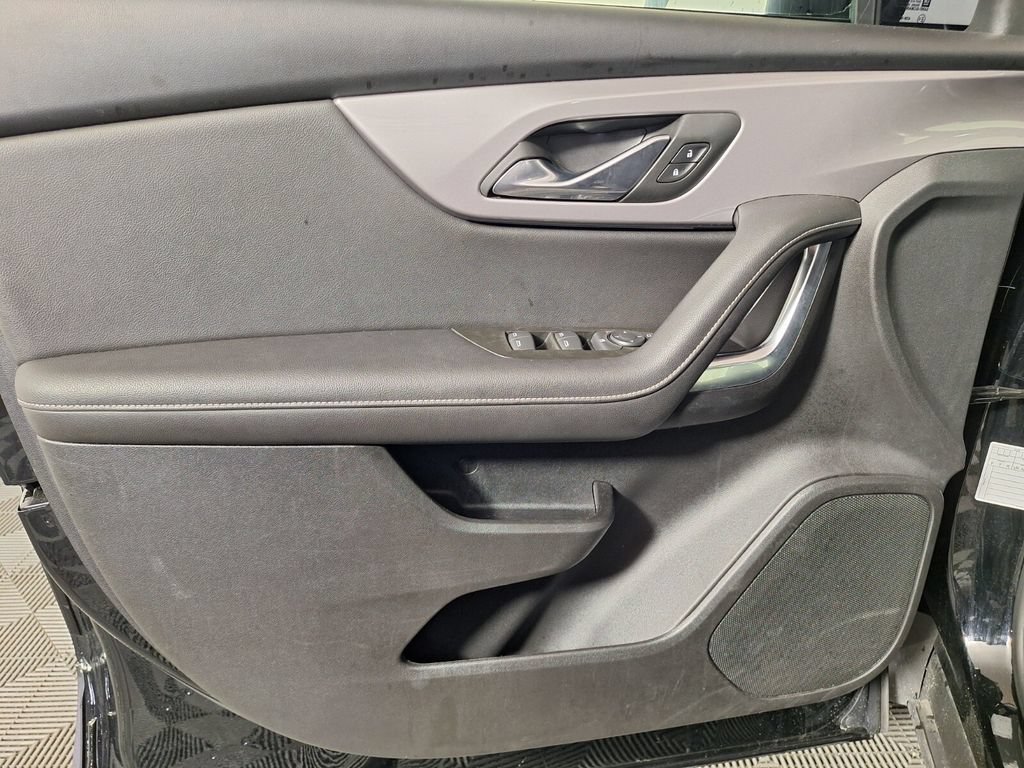 Used 2025 Chevrolet Blazer LT FWD image 29