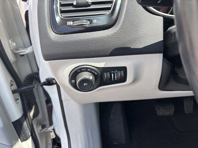 Used 2021 Jeep Compass Limited AWD/4WD image 19
