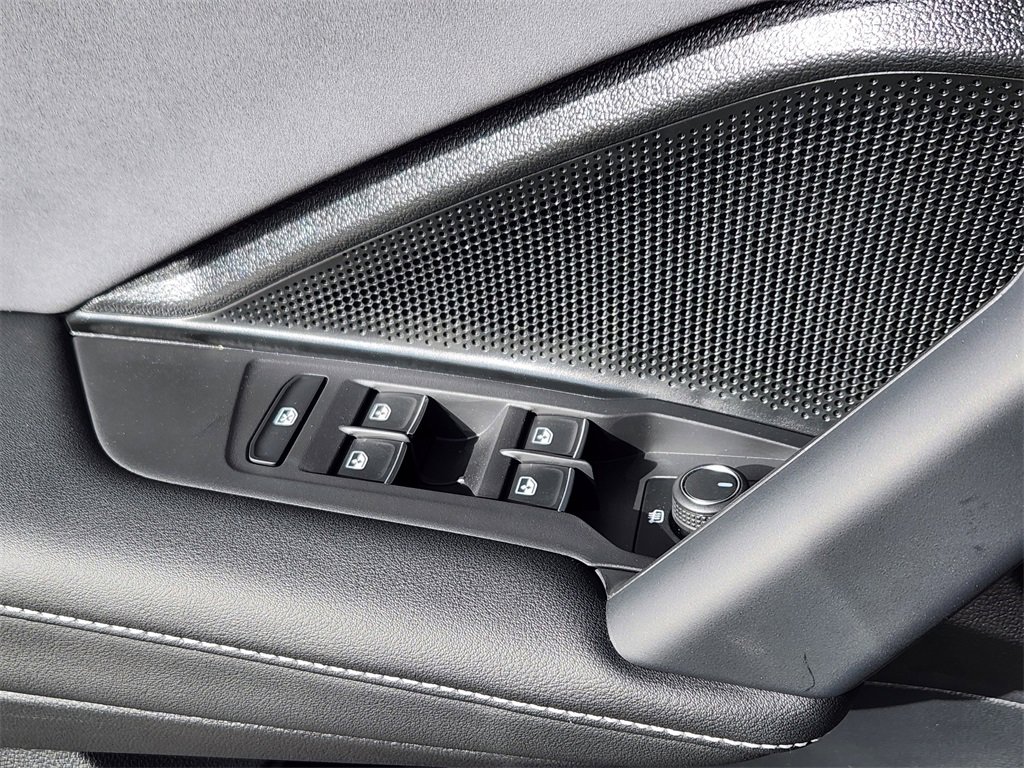 New 2026 Volkswagen Tiguan SE R-Line image 4