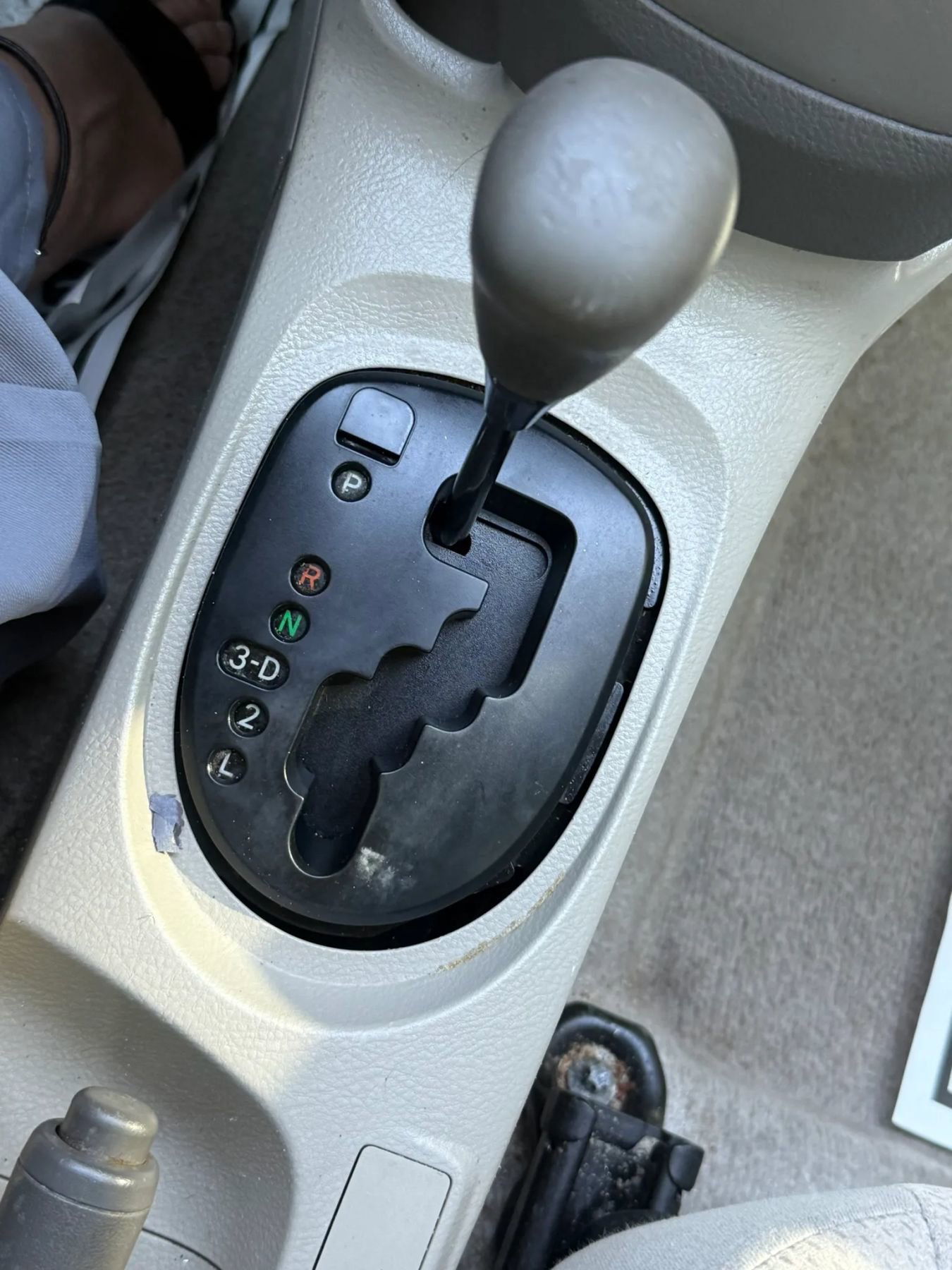 Used 2009 Toyota Yaris S FWD image 25