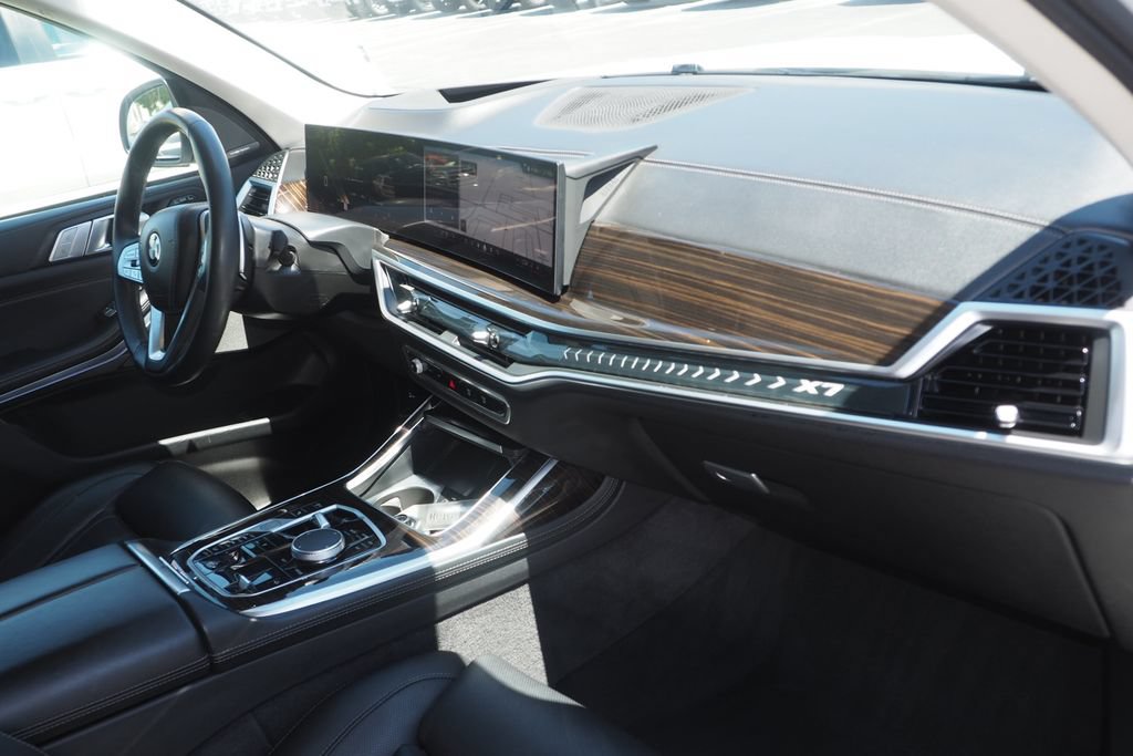 Used 2026 BMW X7 xDrive40i AWD/4WD image 23