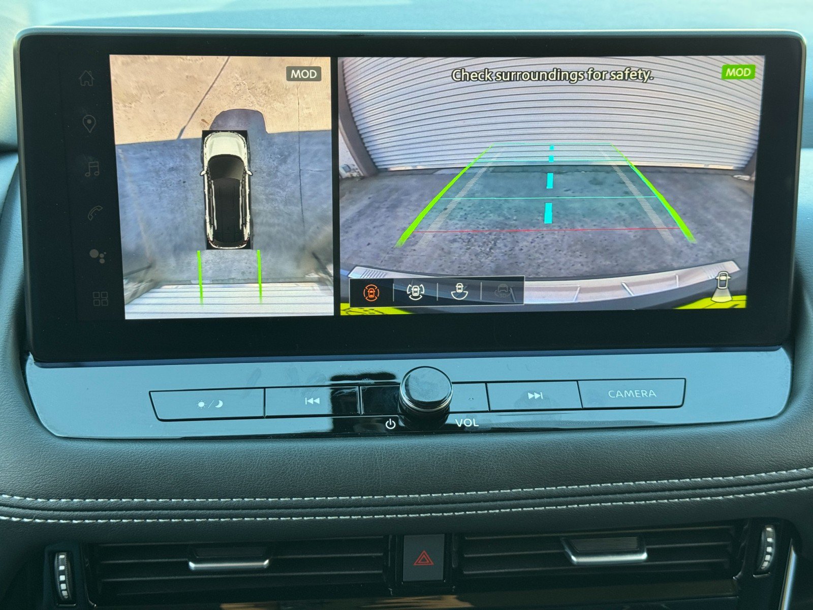 Used 2024 Nissan Rogue SL FWD image 25