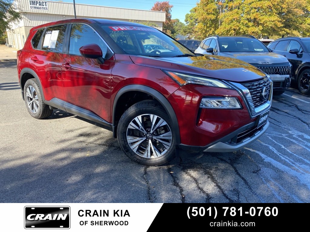 Used 2023 Nissan Rogue SV image 1