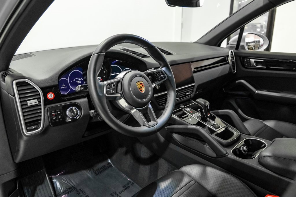 Used 2023 Porsche Cayenne image 6