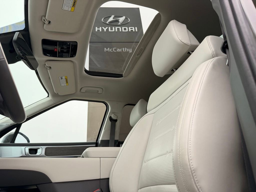 Used 2024 Hyundai Santa Fe Calligraphy image 2