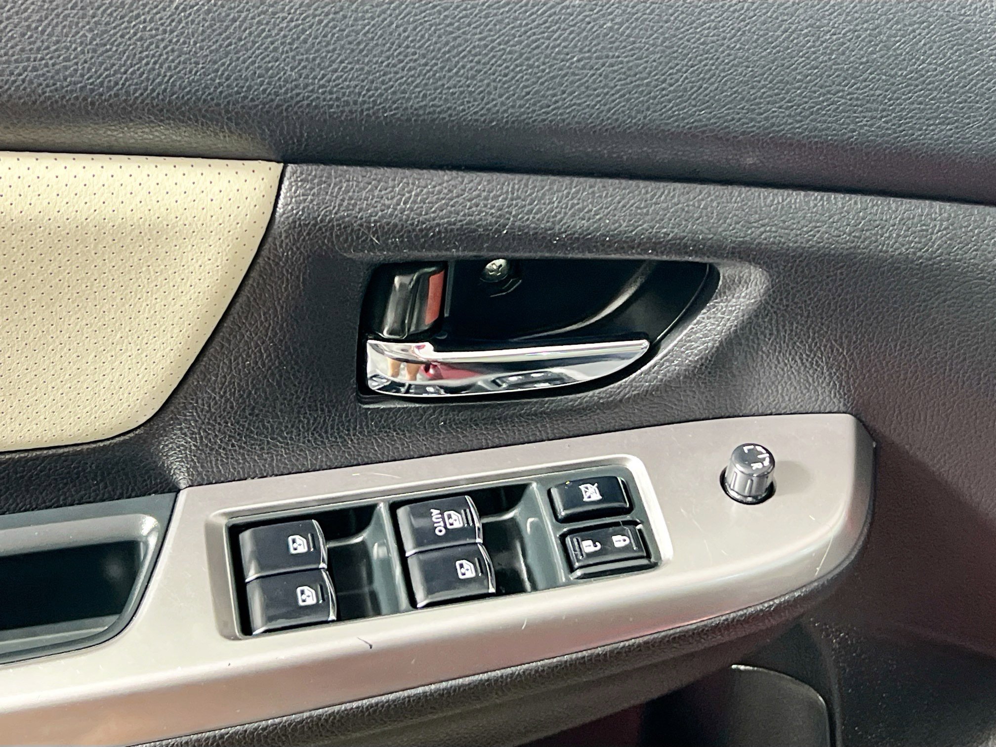 Used 2016 Subaru Crosstrek 2.0i Limited image 16