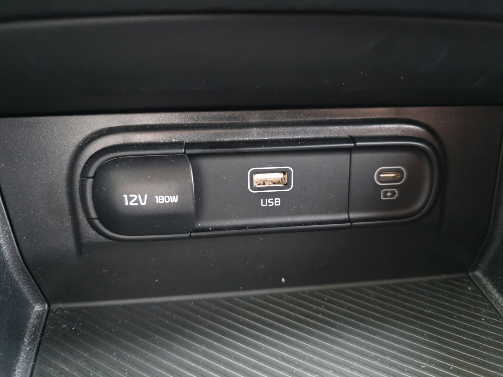 Certified 2024 Kia Sportage LX image 19