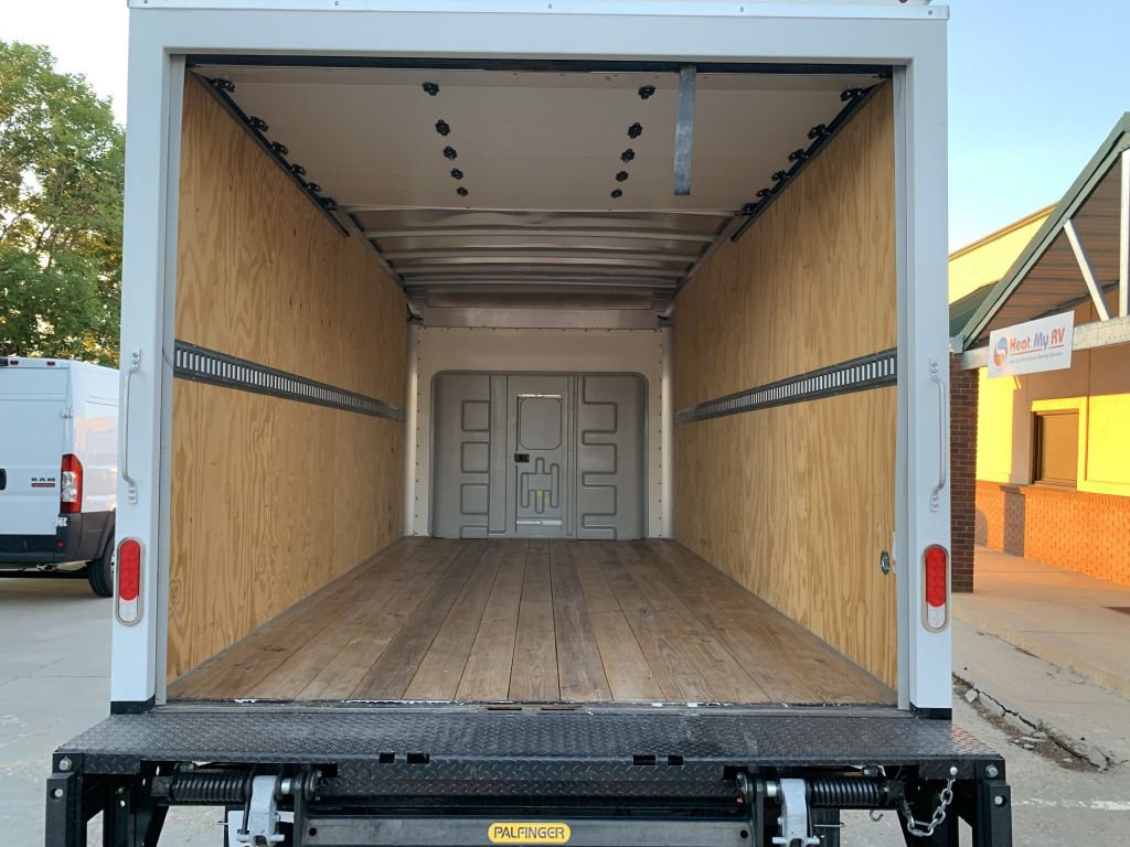 Used 2023 Ford E-450 and Econoline 450 Super Duty w/ Power Windows & Locks Group image 4