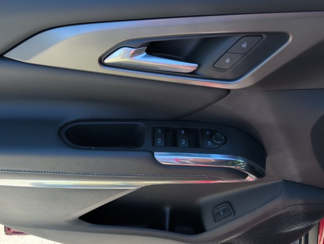 Used 2025 Chevrolet Traverse LT w/ Driver Confidence Package FWD image 27