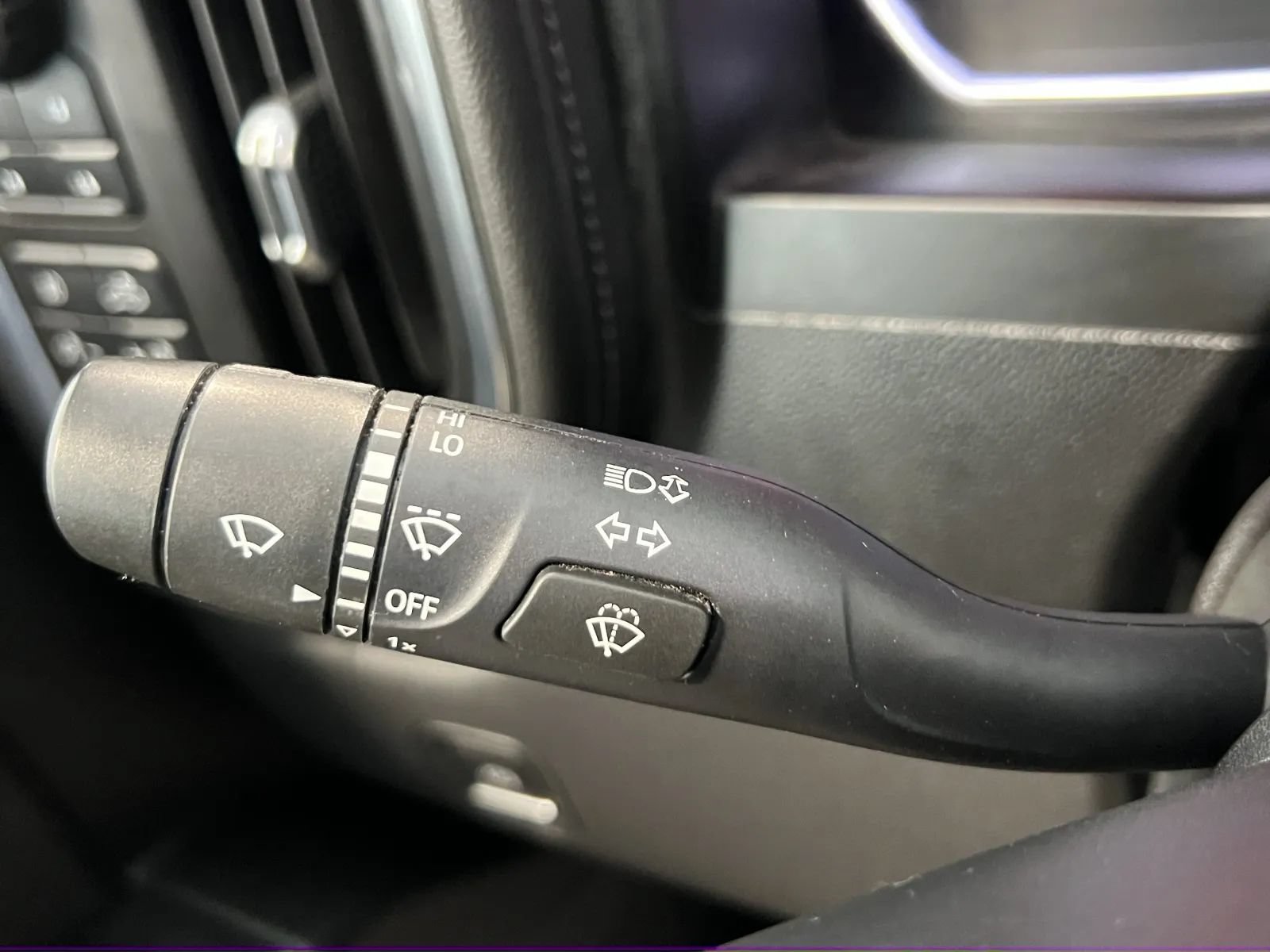 Used 2021 Chevrolet Silverado 1500 LTZ AWD/4WD image 43
