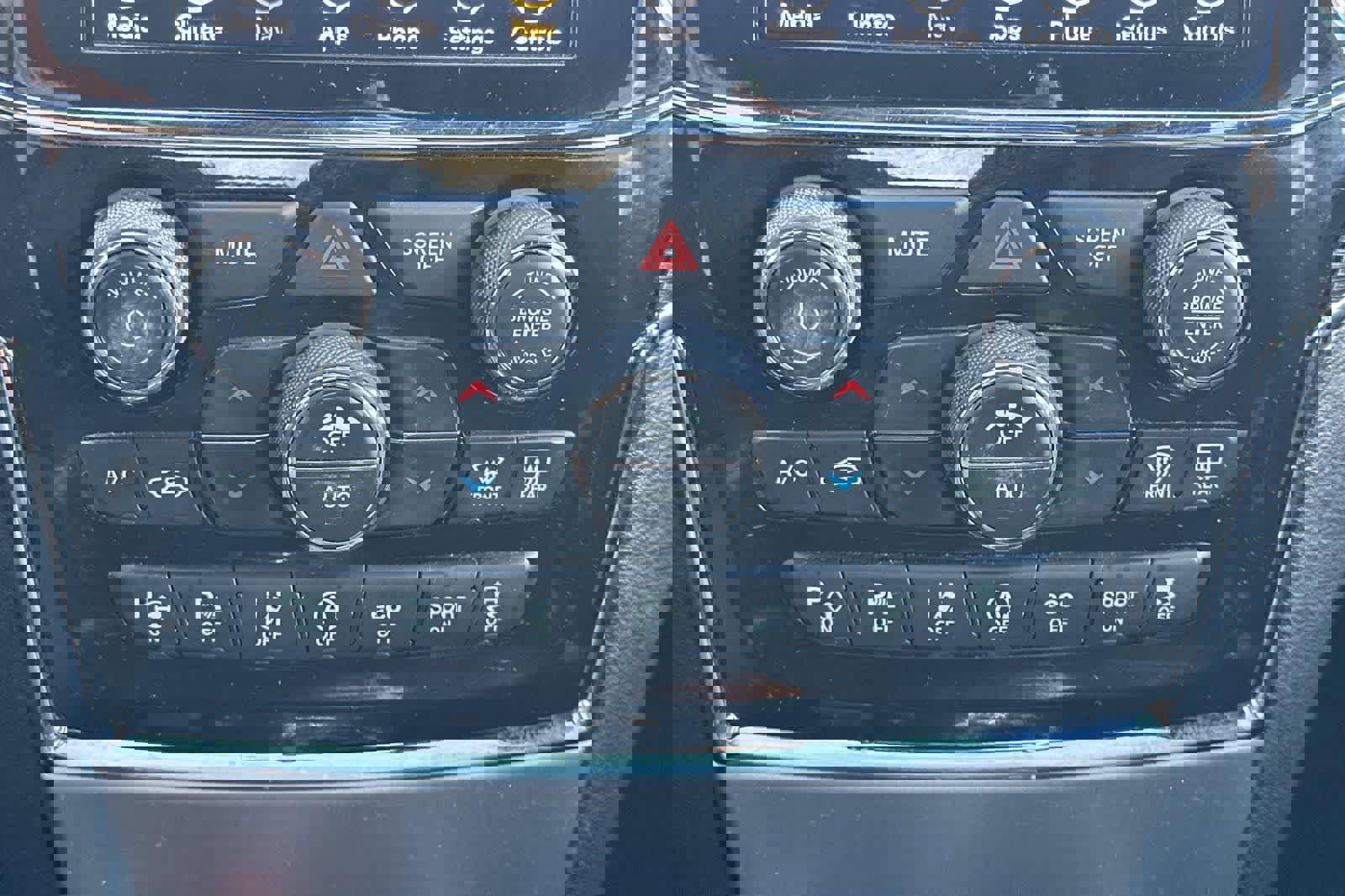 Used 2021 Jeep Grand Cherokee Trailhawk w/ Premium Lighting Group image 23