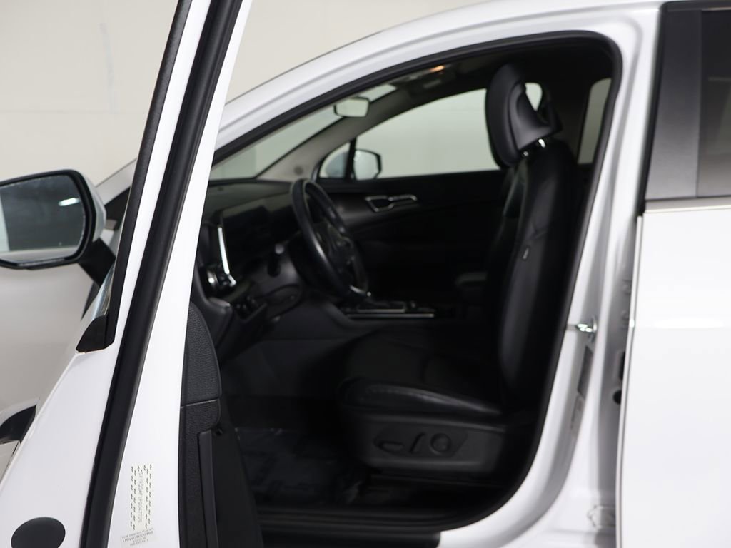 Used 2023 Kia Sportage EX image 28
