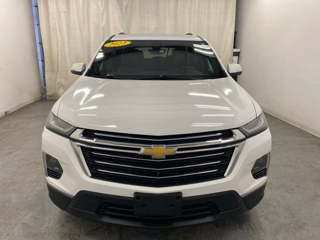 Certified 2023 Chevrolet Traverse LT w/ LT Premium Package AWD/4WD image 2