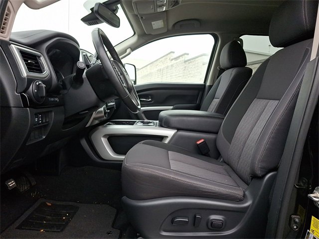 Used 2021 Nissan Titan SV w/ SV Convenience Package image 13