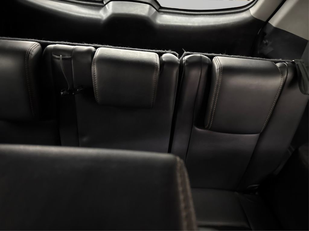 Used 2017 Toyota Highlander XLE w/ Carpet Mat Package image 39