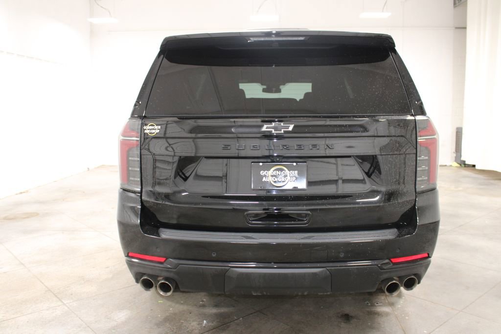 Used 2025 Chevrolet Suburban Z71 image 8