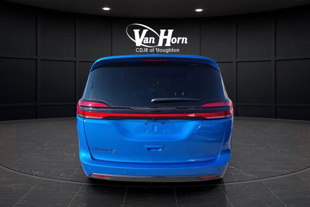 New 2026 Chrysler Pacifica Select w/ S Appearance Package image 12