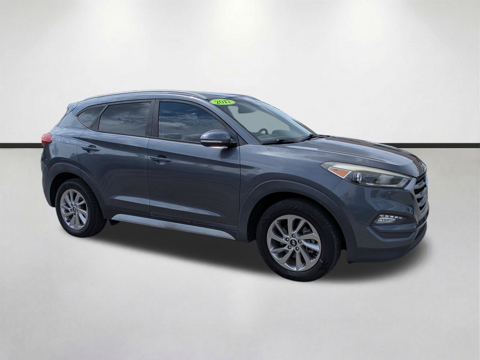 Used 2017 Hyundai Tucson SE Plus FWD image 2