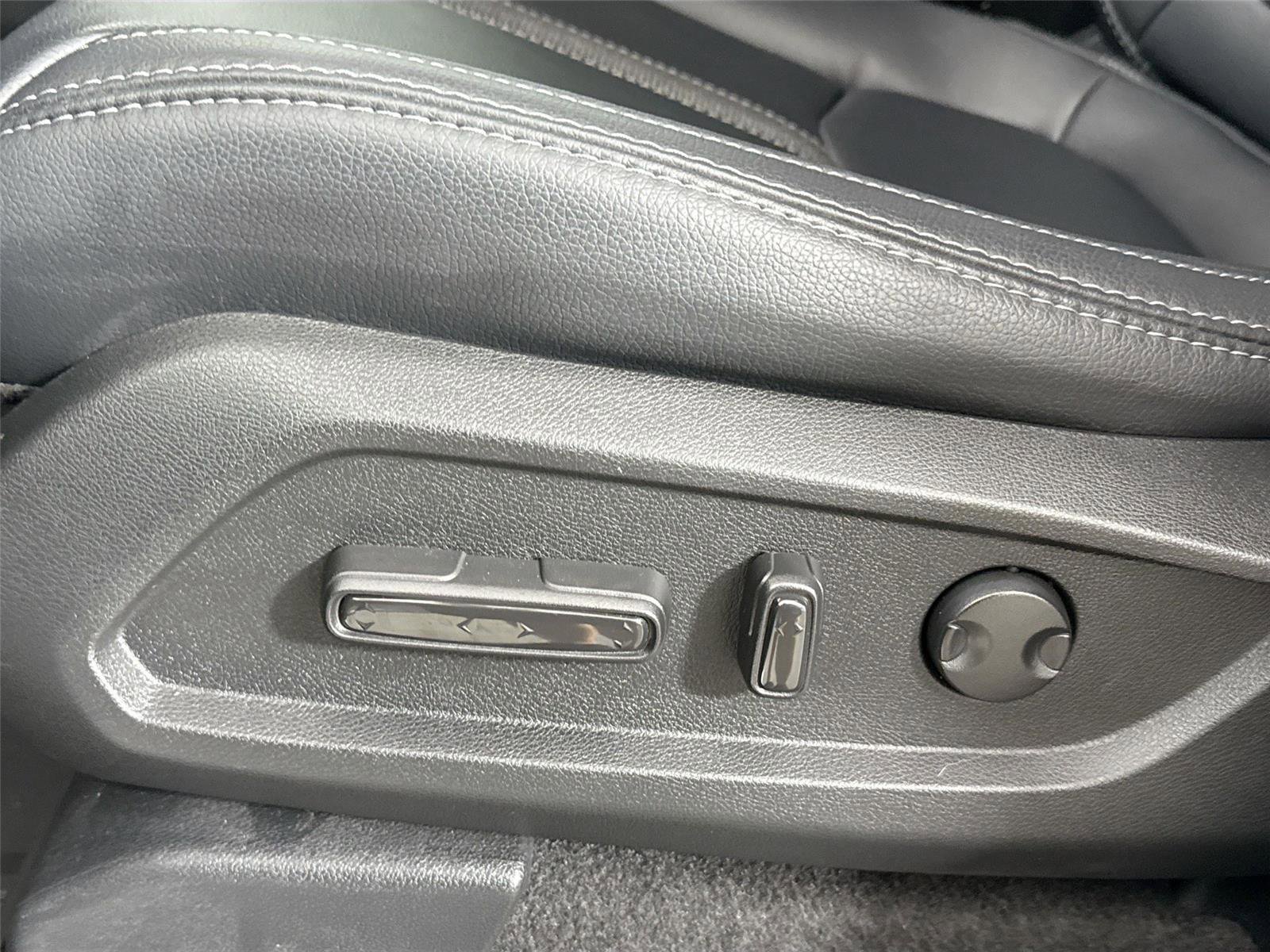 Used 2025 Honda Pilot EX-L image 31