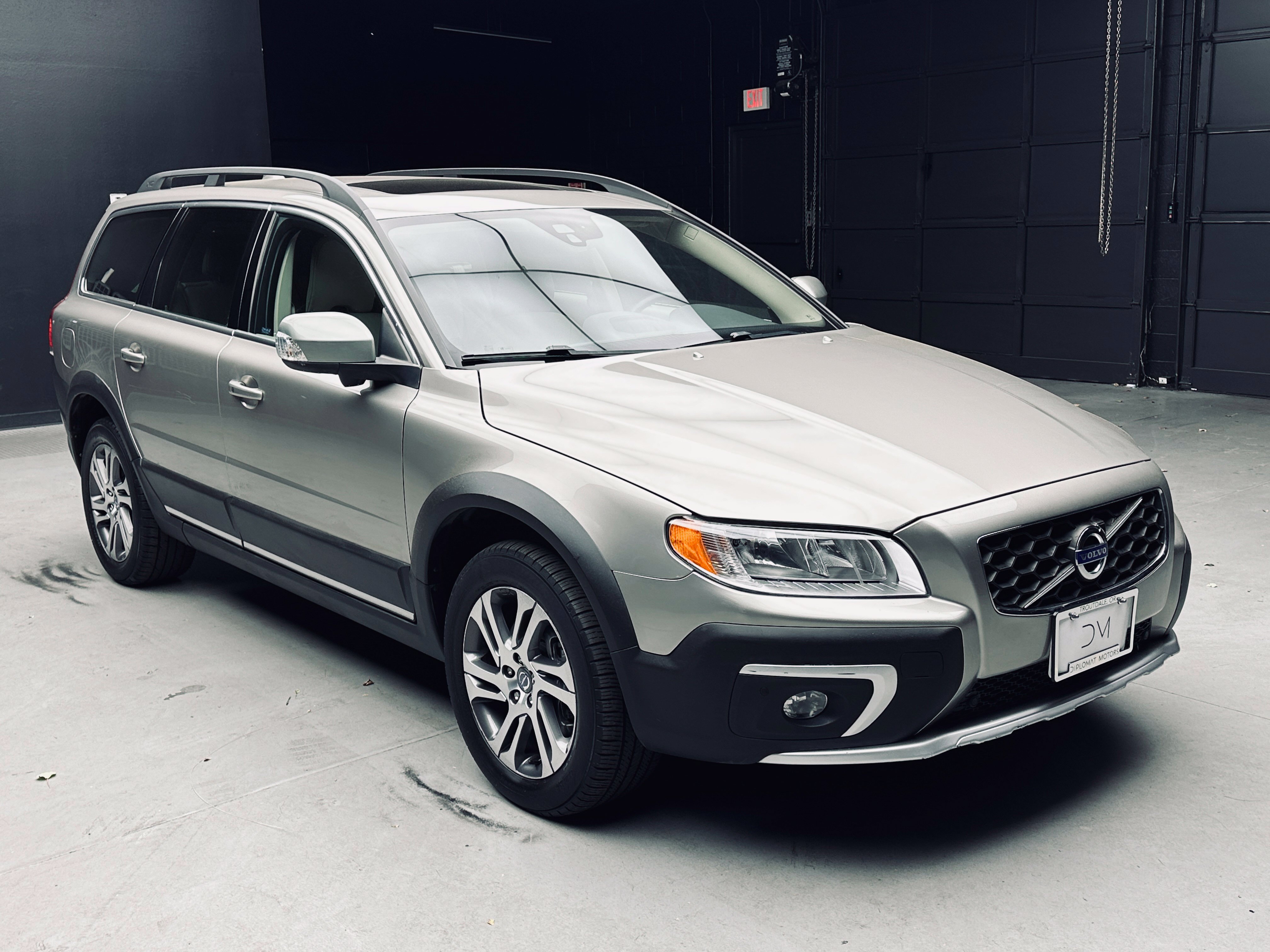 Used 2015 Volvo XC70 T5 Premier w/ Protection Package FWD image 8