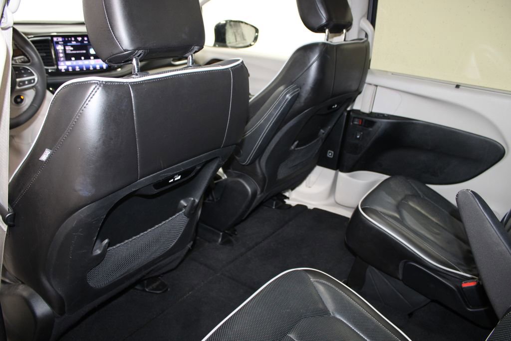 Used 2023 Chrysler Pacifica Limited FWD image 27