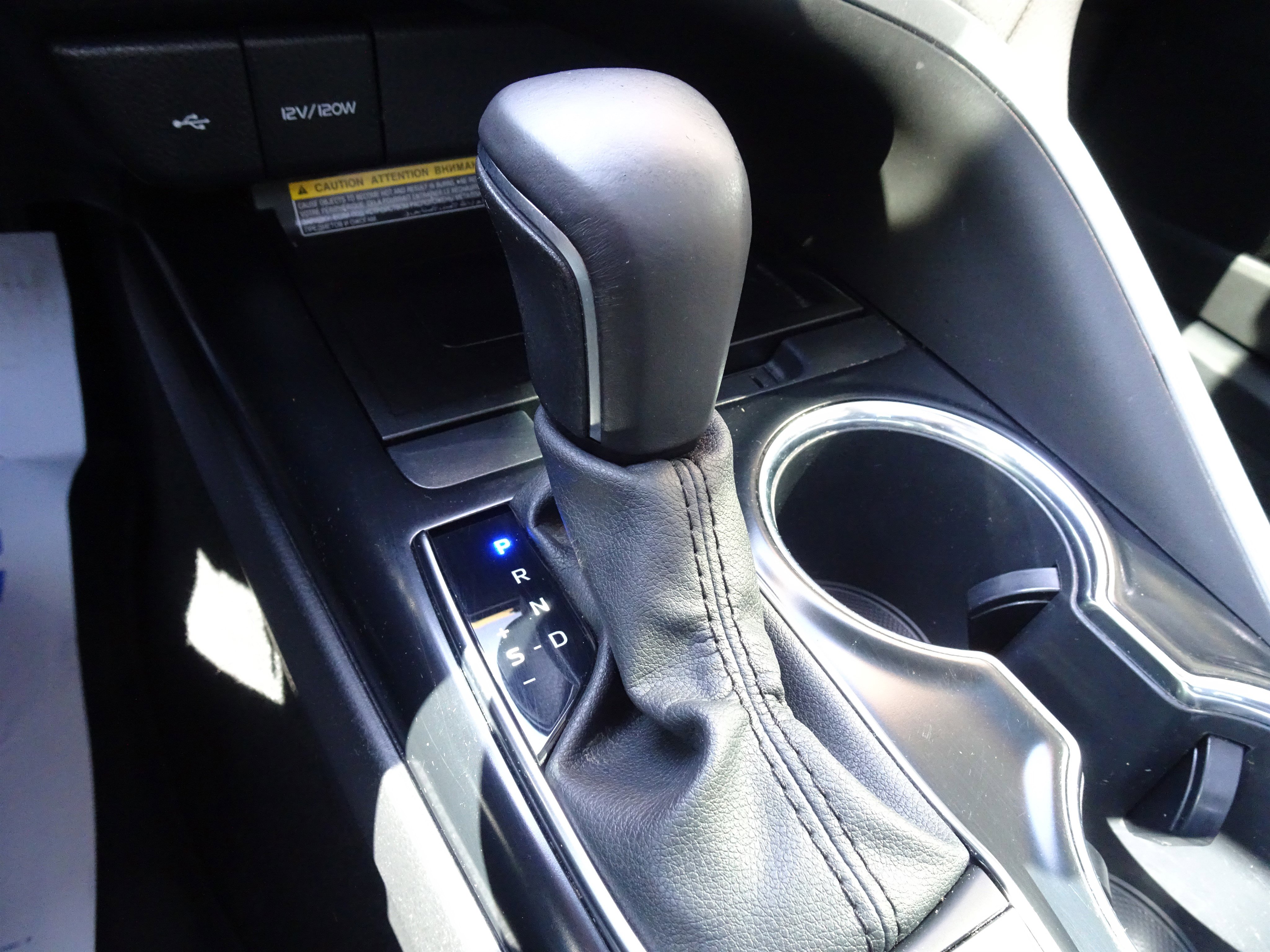 Used 2020 Toyota Camry XSE w/ Navigation Package image 20