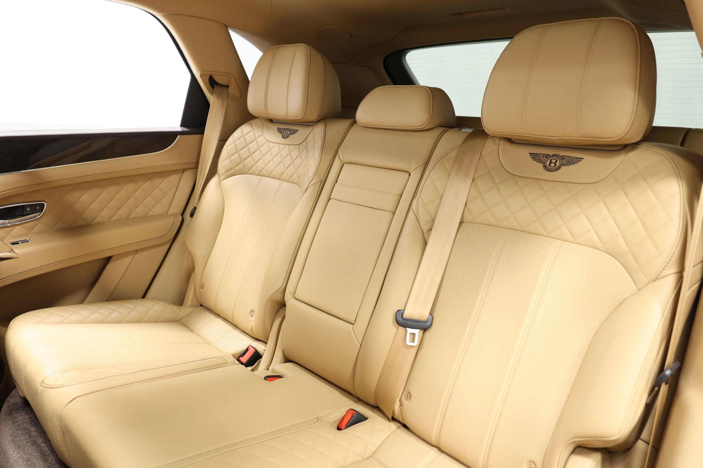 Used 2018 Bentley Bentayga AWD/4WD image 3
