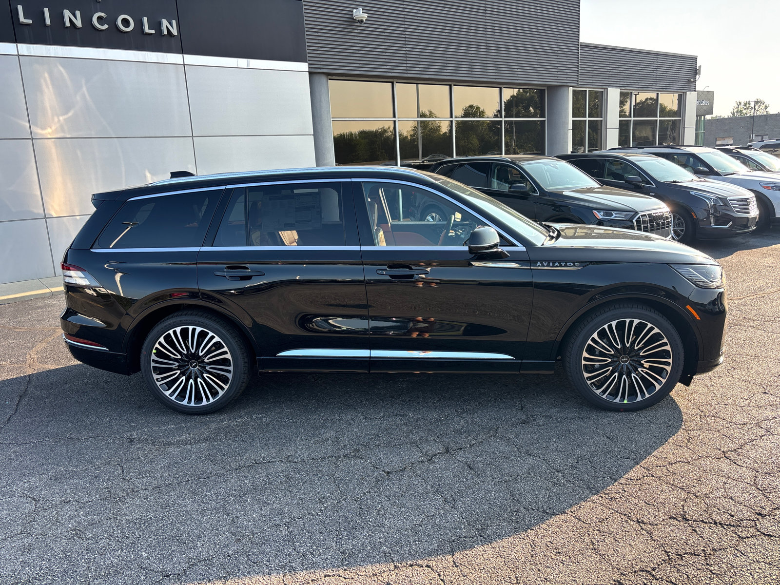 New 2026 Lincoln Aviator Black Label w/ Dynamic Handling Package AWD/4WD image 8