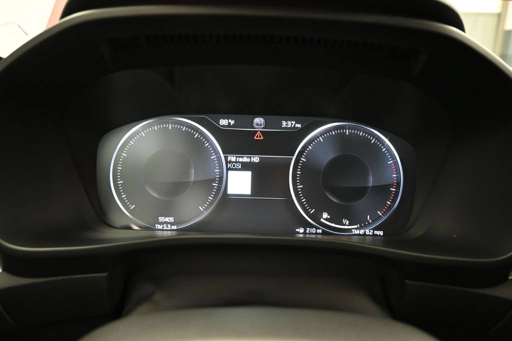 Used 2020 Volvo XC40 T5 Momentum w/ Protection Package Premier AWD/4WD image 19
