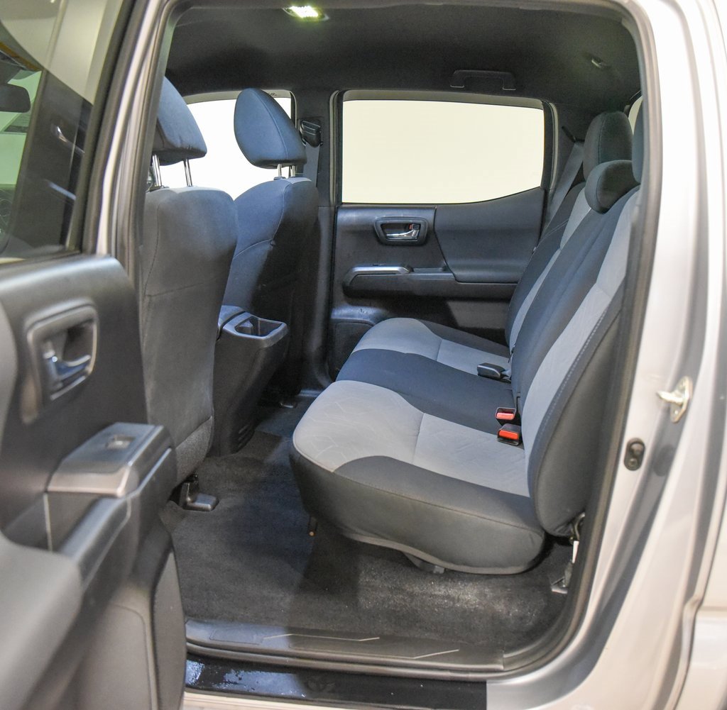 Used 2020 Toyota Tacoma TRD Off-Road image 11