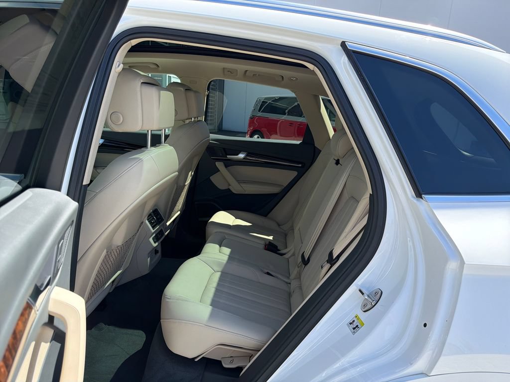Used 2019 Audi Q5 2.0T Premium Plus w/ Premium Plus Package AWD/4WD image 12