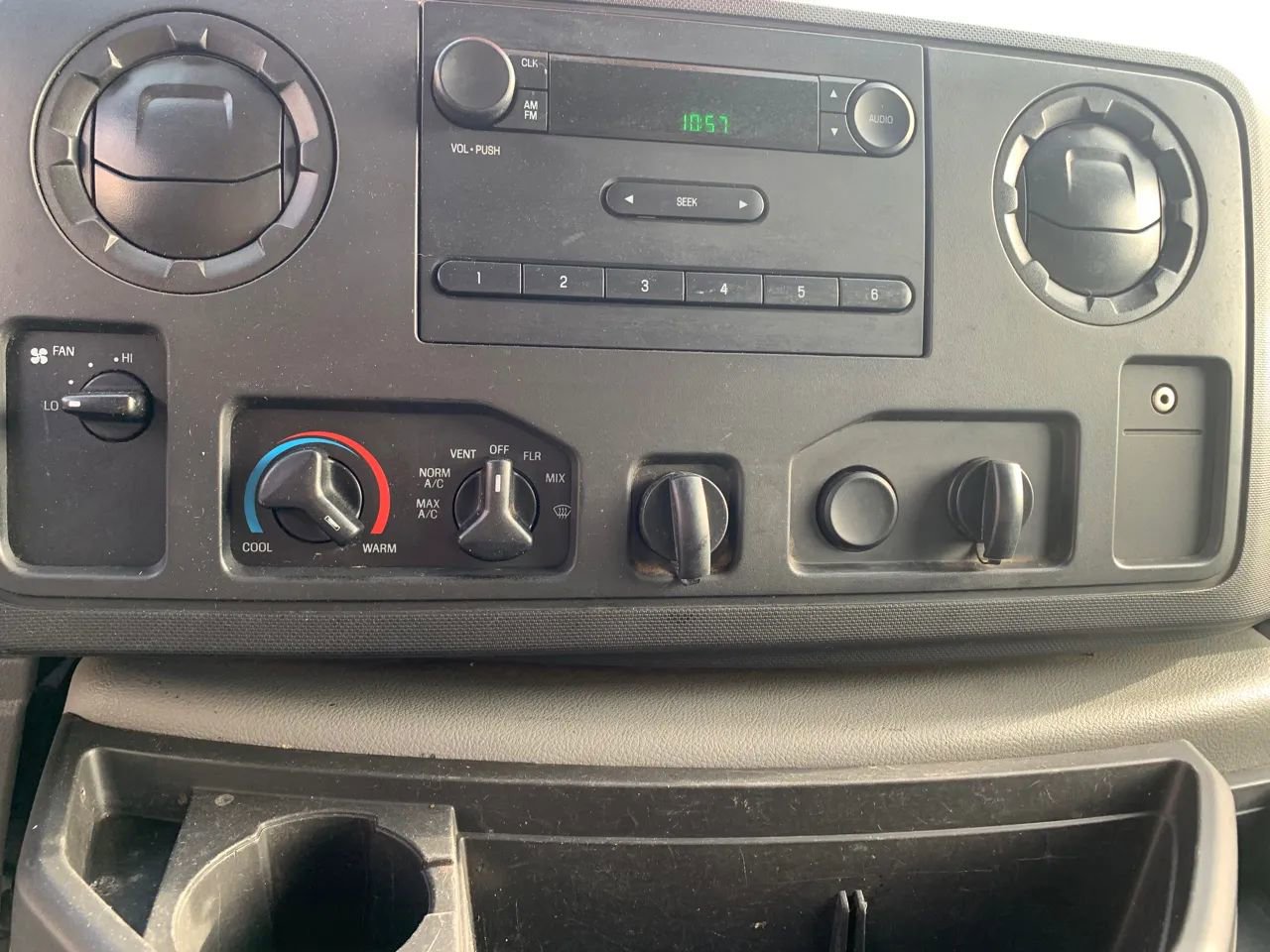 Used 2014 Ford E-350 and Econoline 350 Super Duty RWD image 17