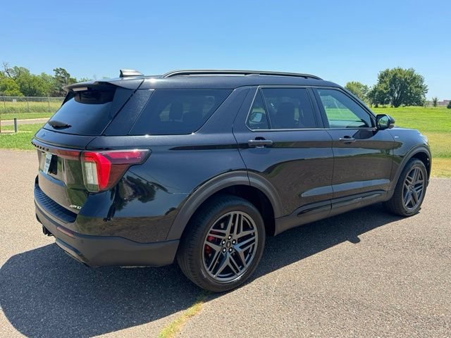 Used 2025 Ford Explorer ST-Line w/ ST-Line Street Pack AWD/4WD image 6