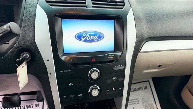 Used 2015 Ford Explorer XLT w/ Equipment Group 201B image 19