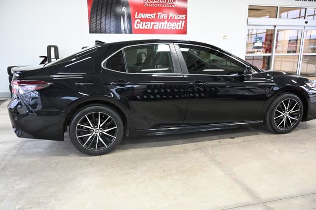 Used 2022 Toyota Camry SE image 5