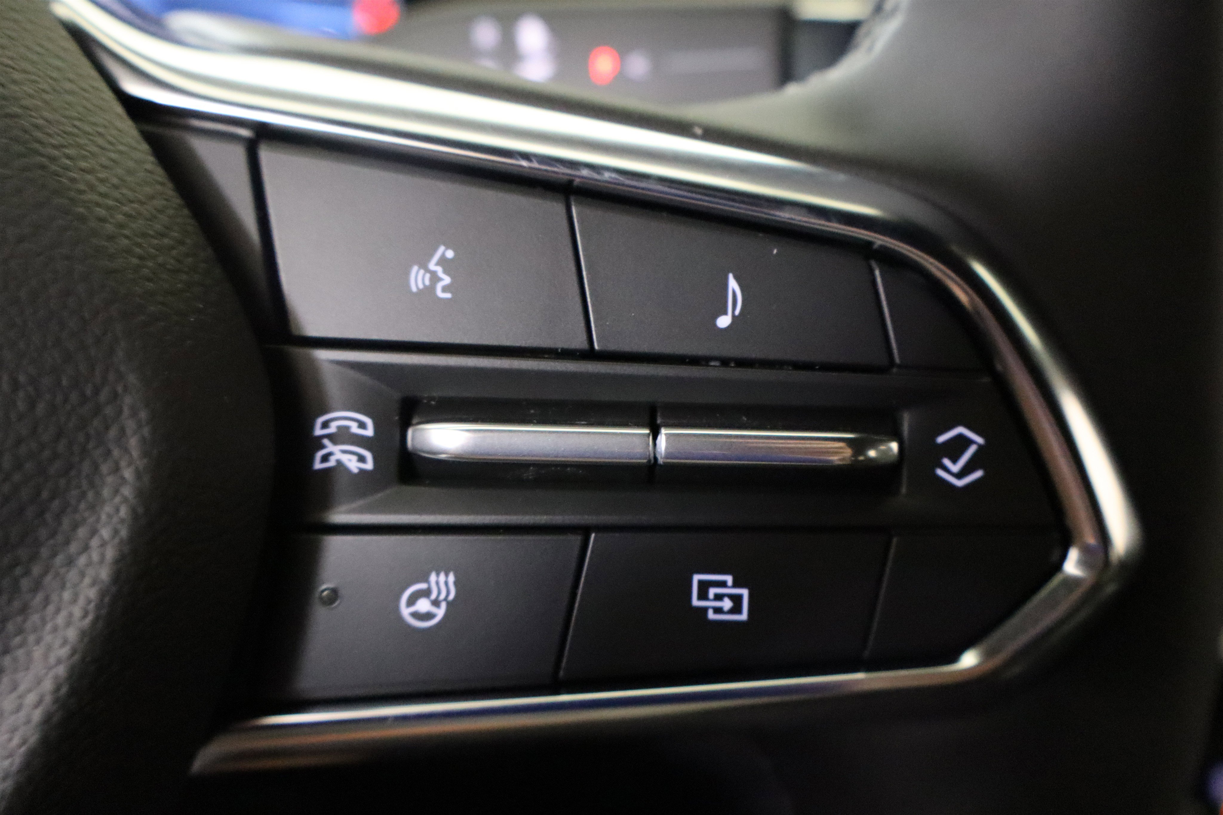 New 2025 Chevrolet Suburban Premier image 31