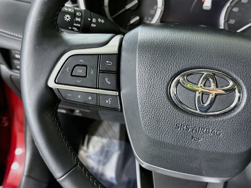 Certified 2022 Toyota Highlander XLE AWD/4WD image 22