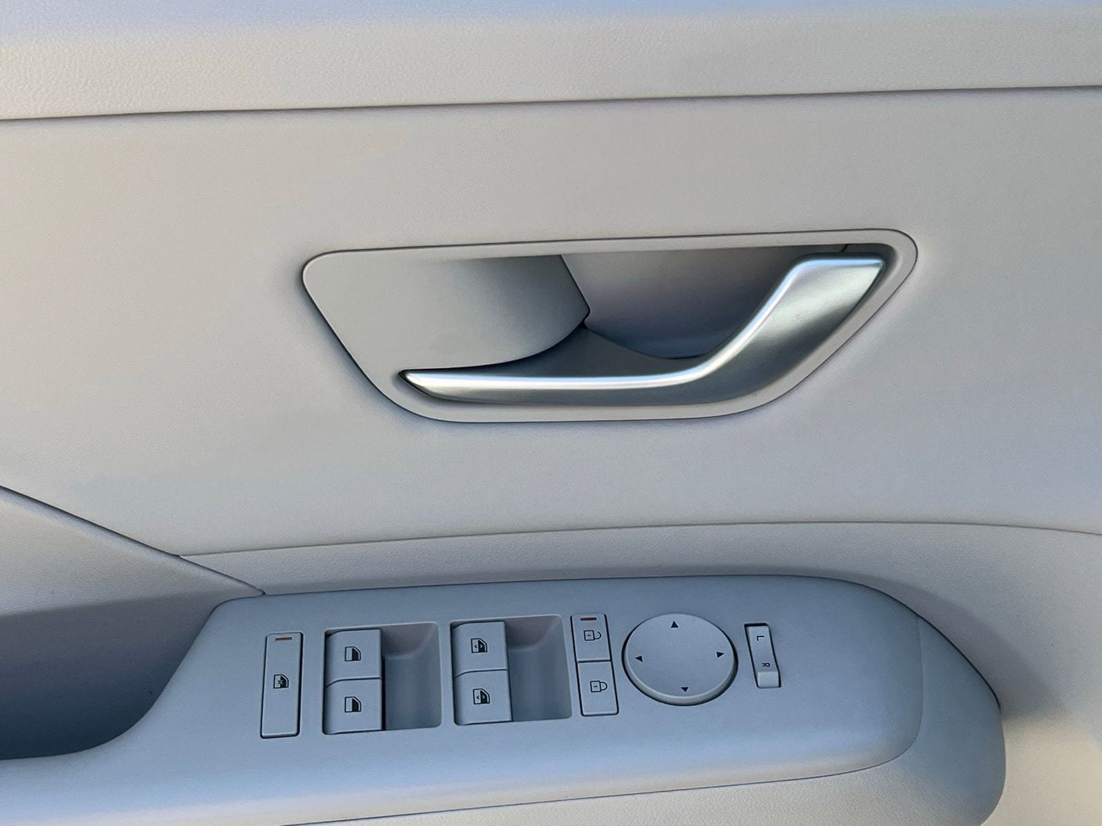 Certified 2024 Hyundai Kona Limited FWD image 25