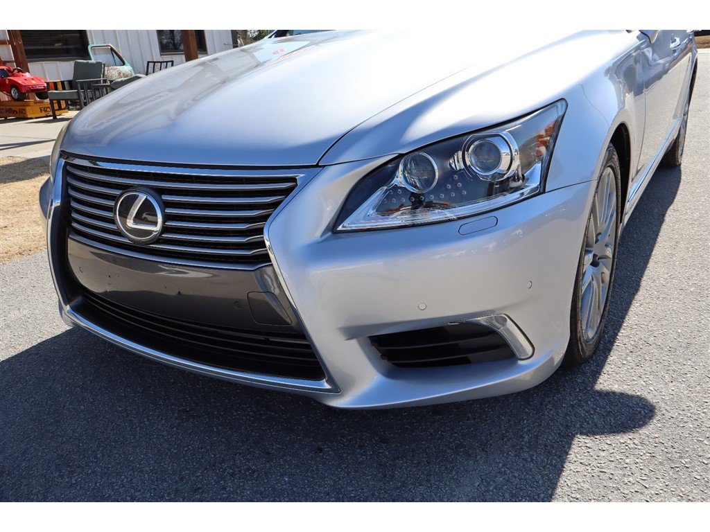 Used 2013 Lexus LS 460 AWD w/ Comfort Pkg image 46