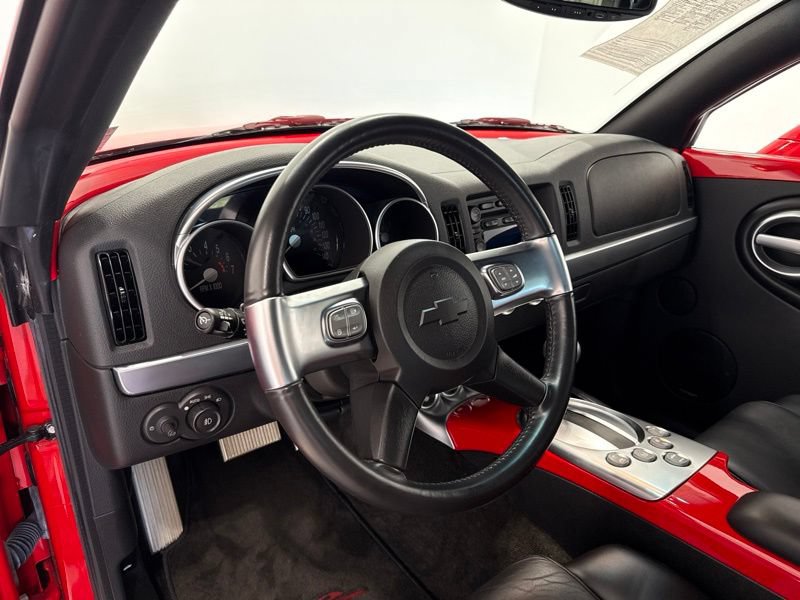 Used 2004 Chevrolet SSR w/ Preferred Equipment Group RWD image 16