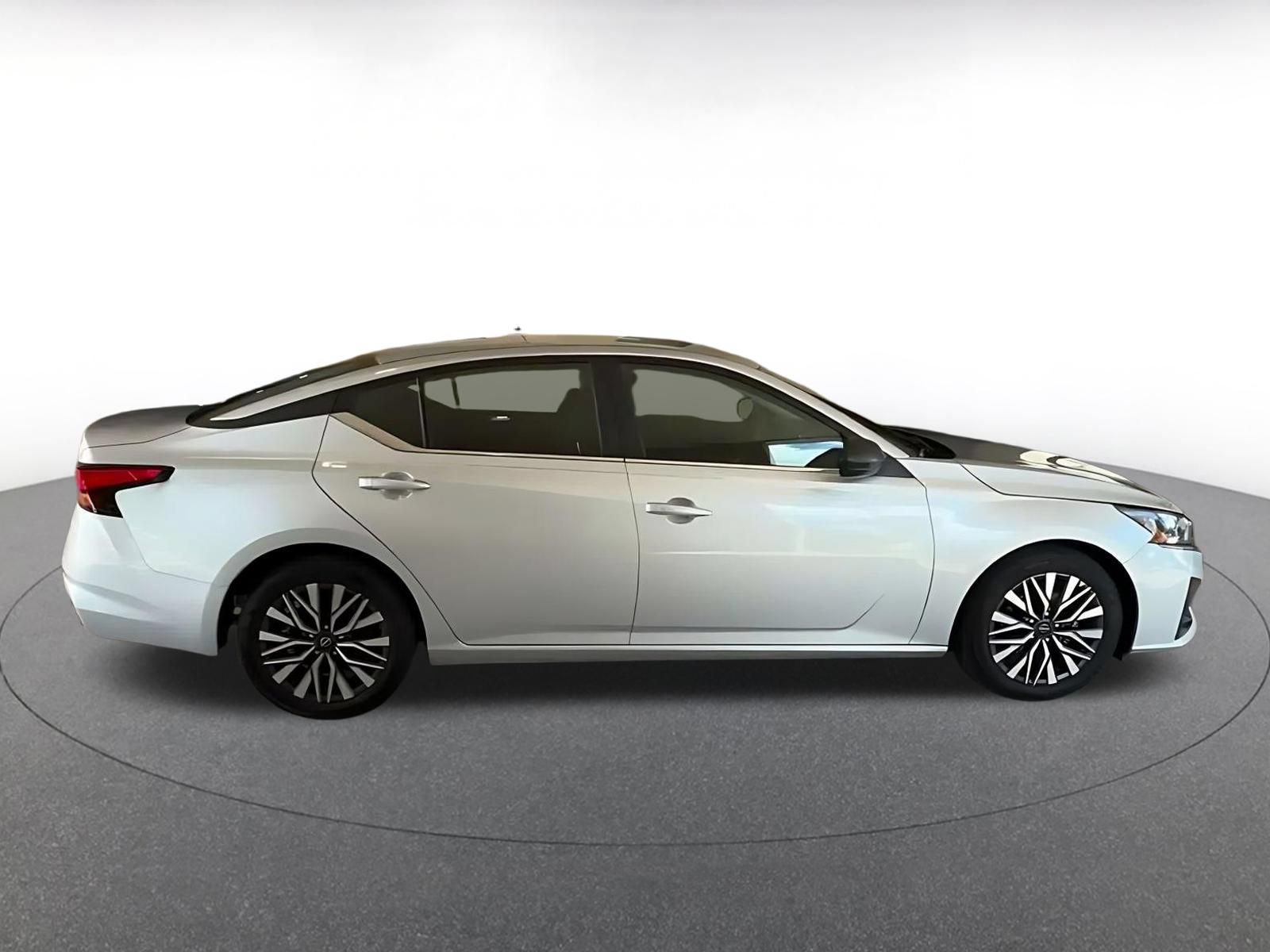 Used 2026 Nissan Altima 2.5 SV FWD image 13