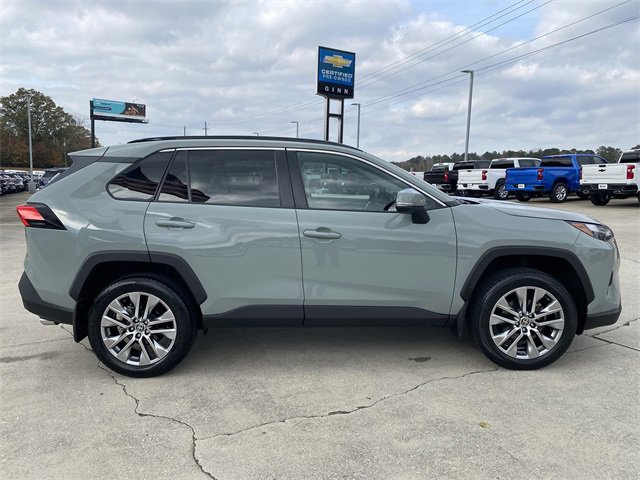 Used 2022 Toyota RAV4 XLE Premium image 7