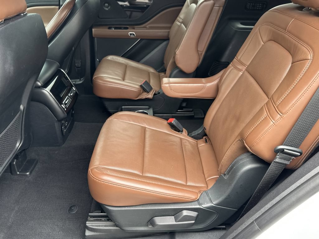 Used 2021 Lincoln Aviator Reserve w/ Elements Package Plus AWD/4WD image 15